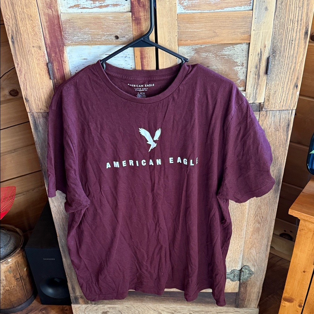 American Eagle Outfitters Burgundy Short Sleeve Tee